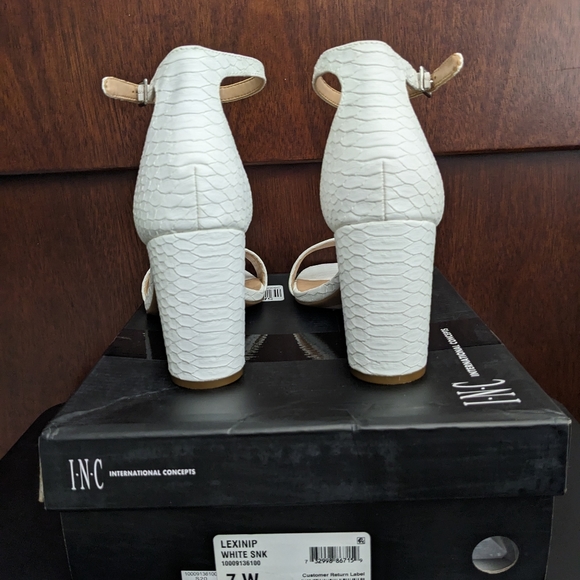 INC block heel sandals 7W - Picture 3 of 7